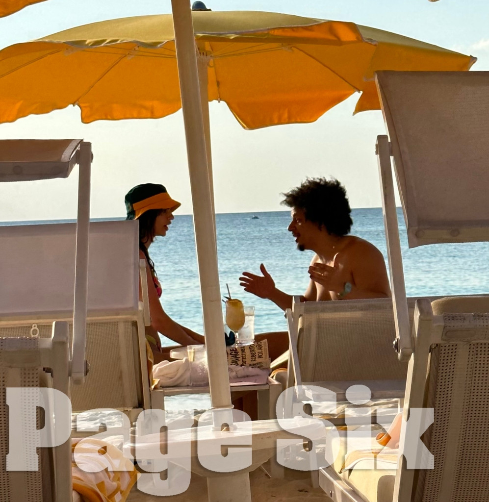 Emily Ratajkowski and Eric André on vacation