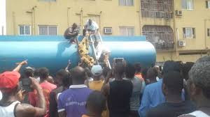 Petrol Thief Falls inside Tanker and Dies Instantly