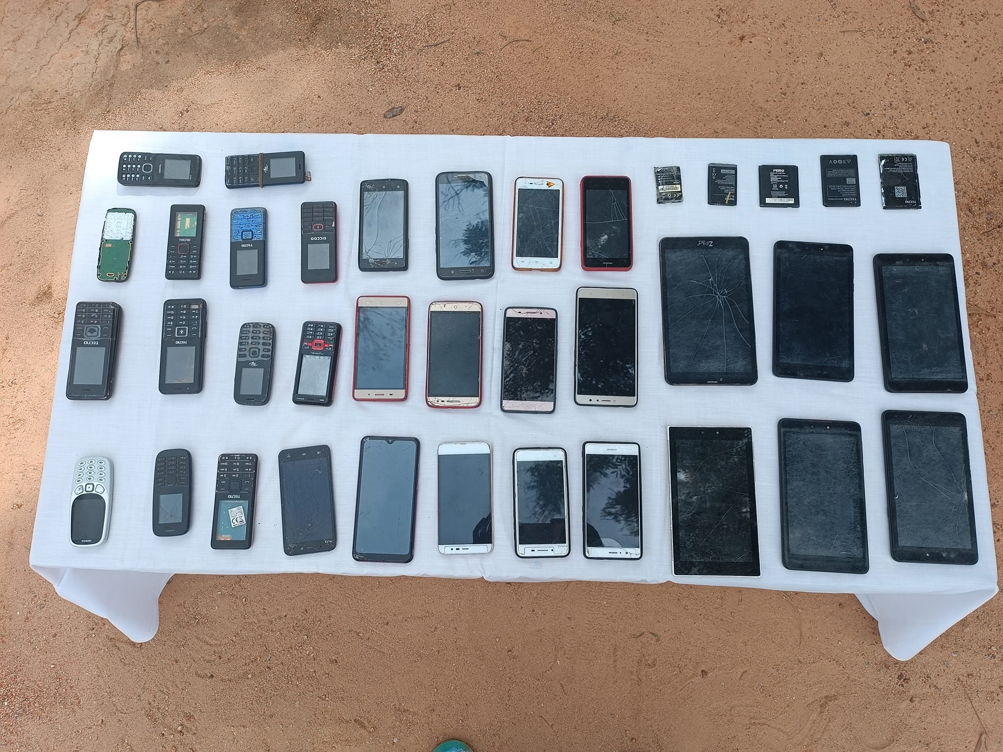 Police arrest ex-convict for burglary and theft in Kano, recover 32 stolen phones 
