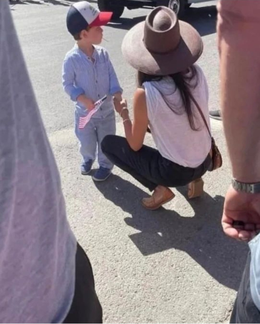 Meghan Markle, Prince Harry and Archie pictured at 4th of July parade in Wyoming (photos)