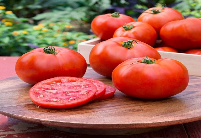 4 Unbelievable Health Benefits of Tomatoes
