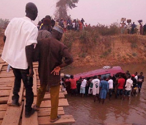 Driver Veers Of A Local Bridge And Falls Into A River In Kogi State [Photos],