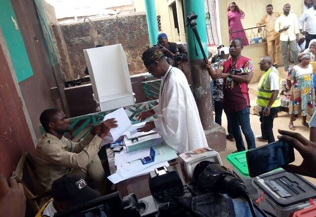 INEC Card Reader Rejects Lai Mohammed [photo]