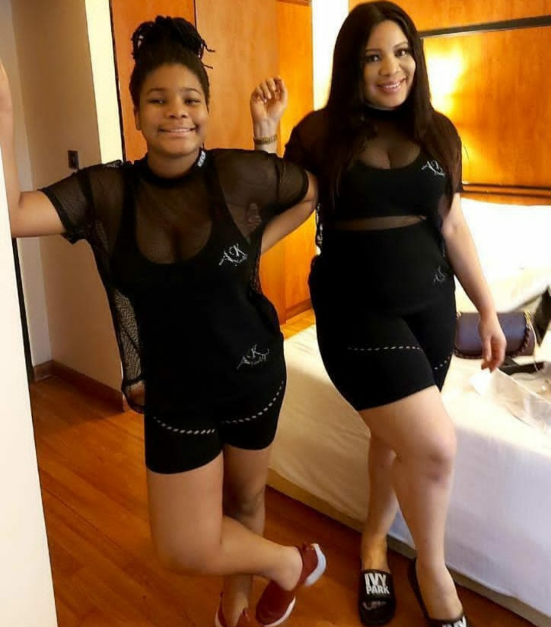 Monalisa Chinda an her 12-year-old daughter pose in matching outfit