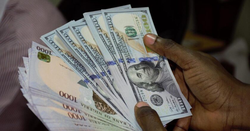 Another drop: Naira weakens by N64 against Dollar in forex market