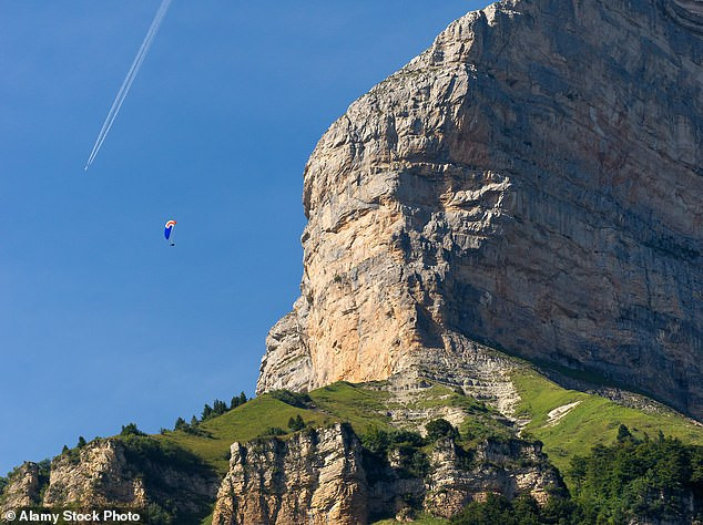 French climber, Luce Douady,16, dies after falling off cliff (photos)