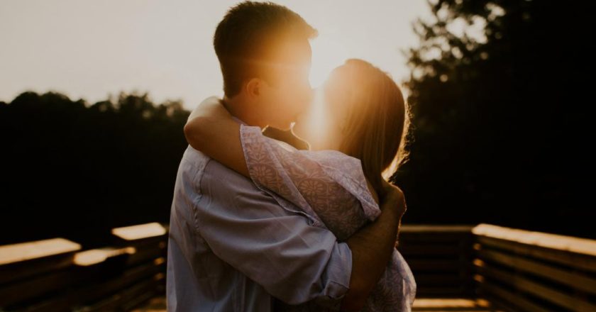 'Stop hugging and kissing' – Scientists warn people ahead of Valentine's Day in order to prevent the spread of coronavirus