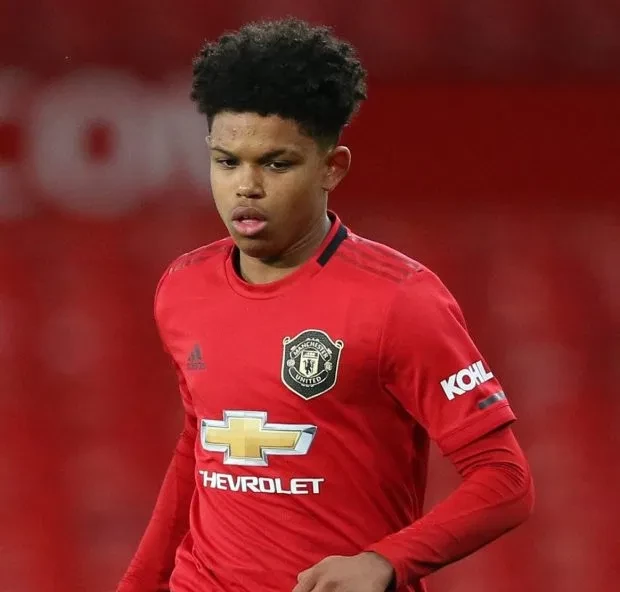  16 year old Nigerian striker Shola Shoretire signs deal with Manchester United