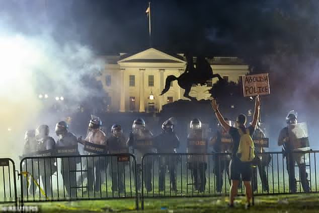 �Trump holds crisis talks with AG Bill Barr and governors while hidden in secure White House bunker during violent�protests over death of George Floyd�