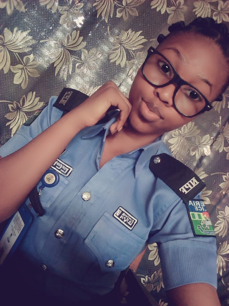 "Arrest me" Nigerian men beg as baby-faced female police nicknamed 