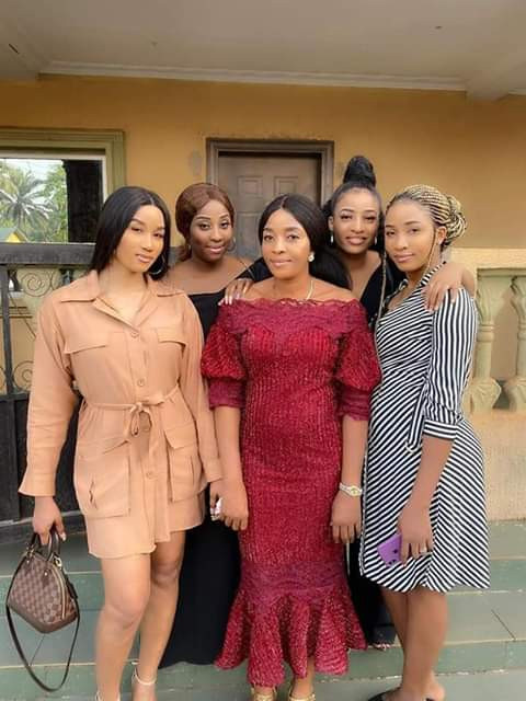  Lovely photo of a Nigerian newscaster and her four daughters who look more like sisters