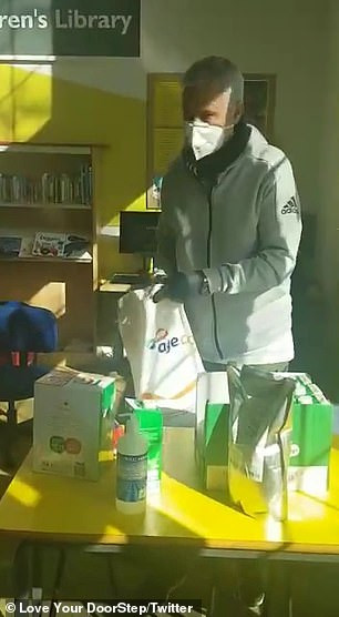 Coronavirus: Jose Mourinho lends a helping hand by delivering essential goods to the elderly in London (photos)