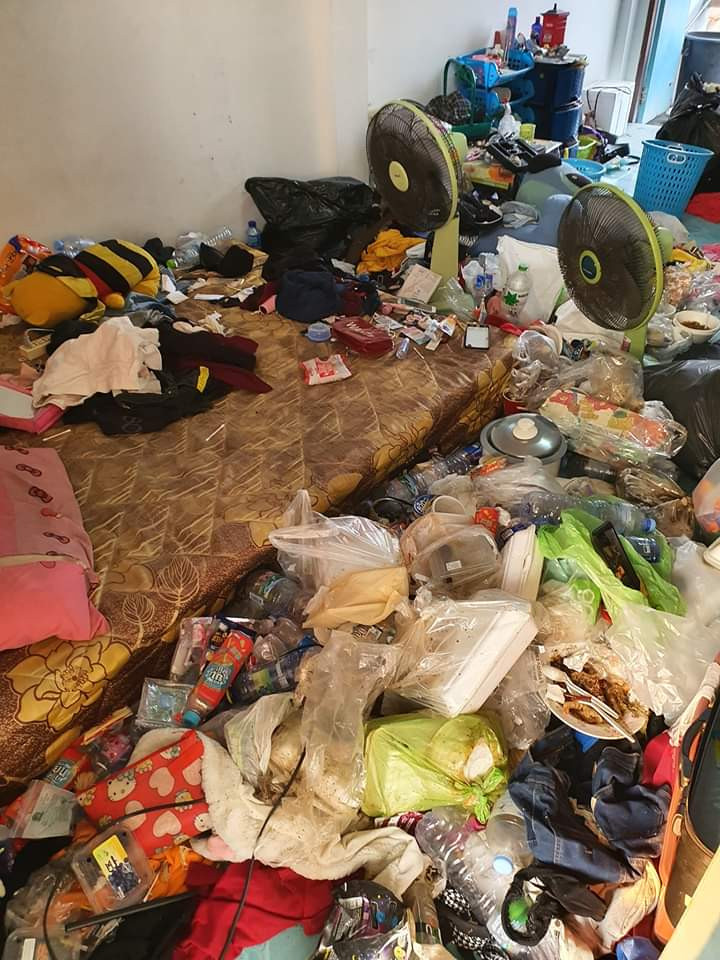 WTH!... See the mess a landlady found in room she rented to two "respectable" ladies (photos)