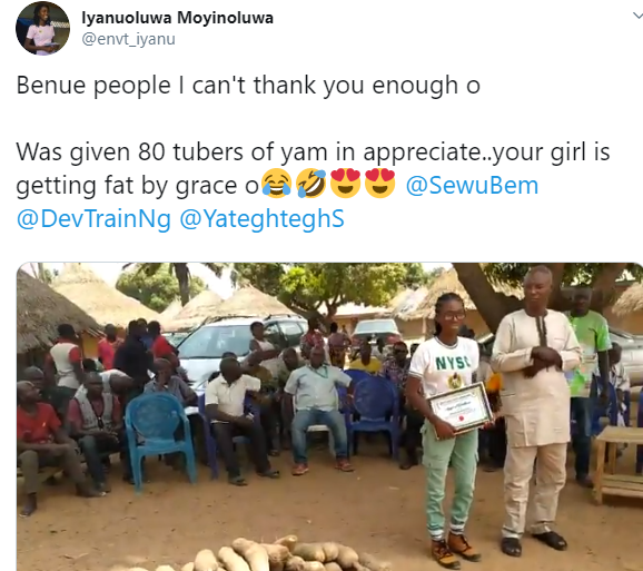 Benue community gifts 80 tubers of yam to serving corps member who erected a borehole water system for them(photos/video)