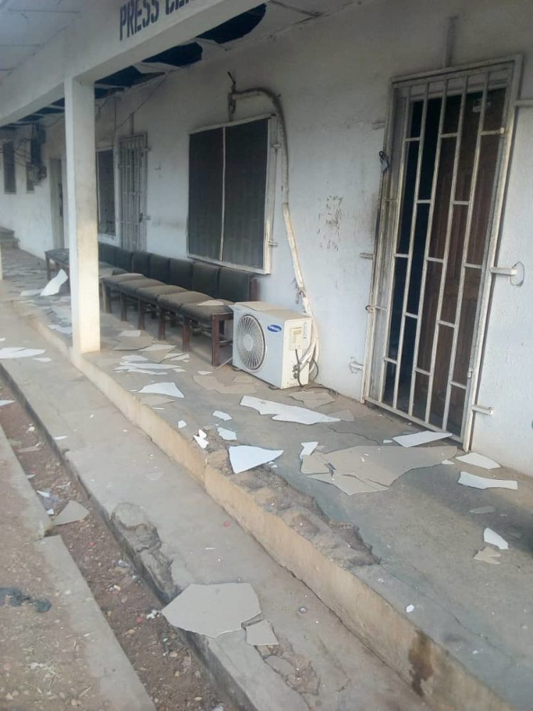  Explosion rocks old Ekiti government secretariat (photos)