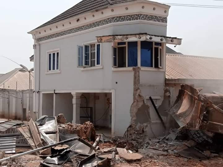  Edo State Government demolishes Kabaka?s multi-million naira hotel (photos)