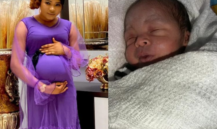 Alaafin of Oyo, 81, celebrates the arrival of a new son with his youngest wife, Damilola