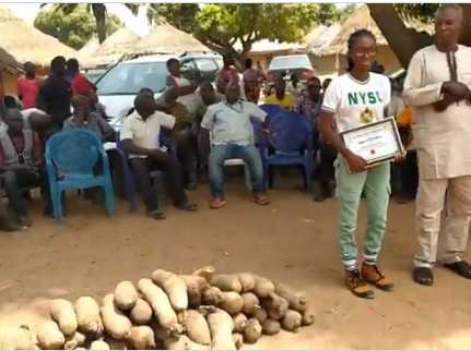 Benue Community Shows Appreciation to Corps Member with 80 Tubers of Yam