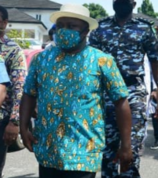 COVID-19: You don't need social distancing when you put on protective mask- Cross Rivers state governor, Ben Ayade tells residents (Video)
