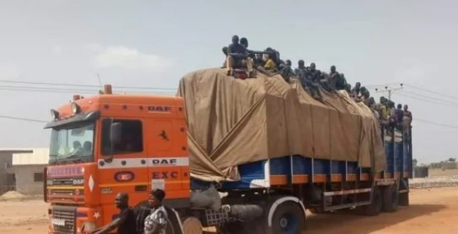 <article>
   Coronavirus: Kaduna refuses entry to trailers conveying passengers from Kano