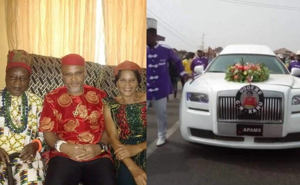 The Arrival of Nnamdi Kanu’s Parents’ Corpses in Their Hometown in Rolls Royce (Photos)