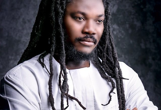 Daddy Showkey recounts how he was abandoned by friends he helped after an accident; says he had let go of pride to start all over again (video)