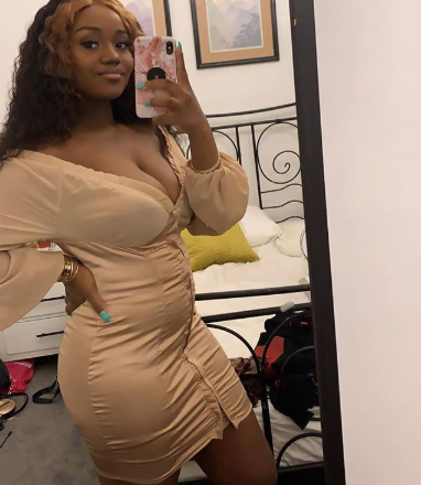 Check out Chioma, Davido’s fiancée, showing off her post-baby body in a photo