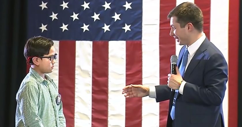 Pete Buttigieg, a gay US presidential candidate, responds to a 9-year-old boy seeking advice on coming out as gay at his rally (video)