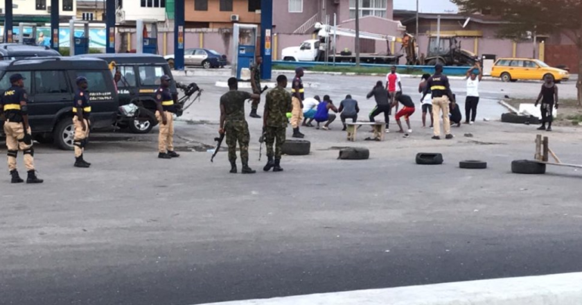 Lagos residents face punishment from soldiers for exercising despite lockdown order (photo)