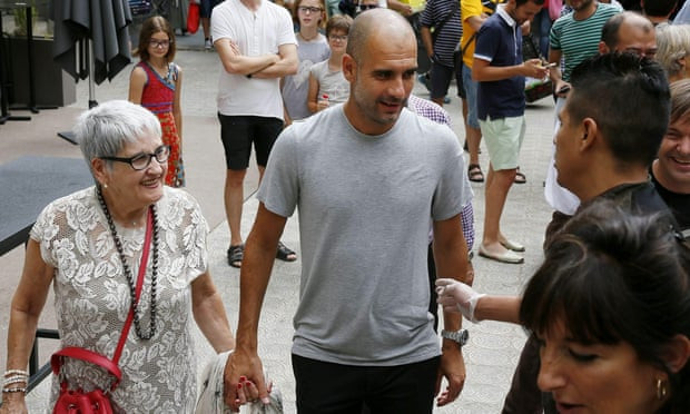 82-Year-Old Mother of Manchester City Coach Pep Guardiola Passes Away After Contracting COVID-19