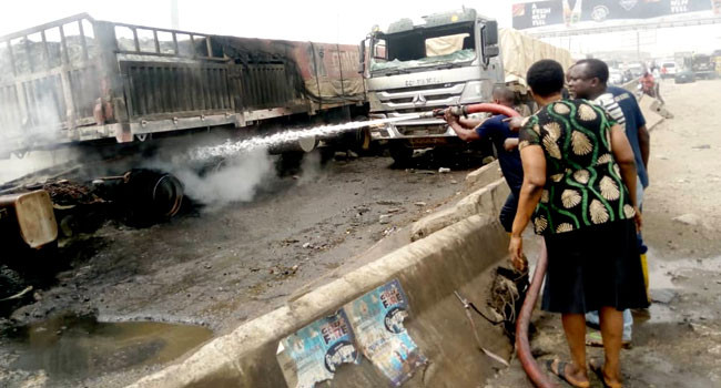 Truck set ablaze by mob after causing accident that resulted in 7 deaths in Ogun (See Photos)