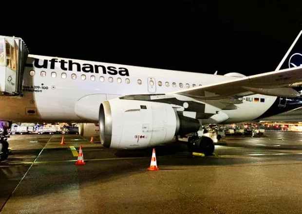The Emergency Landing of a Plane Carrying Manchester United Fans Bound for Austria