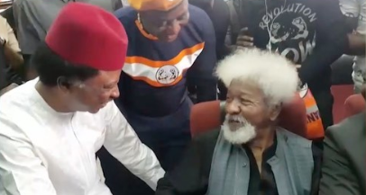 Soyinka, Shehu Sani in court for continuation of Sowore's trial (photos)