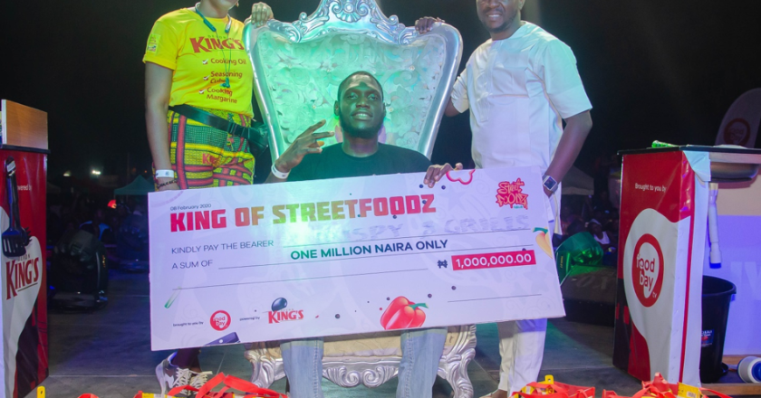 #StreetFoodzNaijaKings: Behold the King of Street Foodz in Naija- “Olukayode Christopher Omowa of Cripsy Grills, Lagos”.