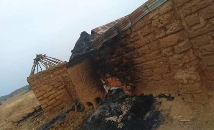 Suspected herdmen attack Plateau community, leaving seven dead and 23 houses burned (see photos)