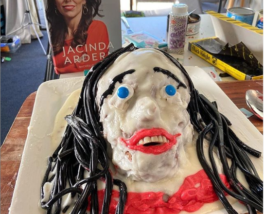 Apology from Laura Daniel to New Zealand PM Jacinda Ardern for Baking a Disturbing Cake in Her Likeness (Photos)