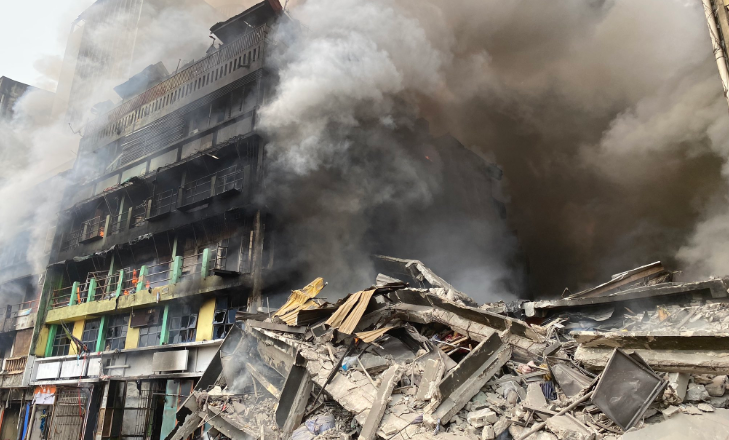 Update: Cause of fire outbreak at Balogun market revealed + more photos from the incident