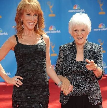 “I’m gutted. I’m shaking.” Kathy Griffin announces the passing of her mother Maggie Griffin at the age of 99