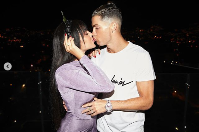 Intimate moments of Cristiano Ronaldo and Georgina Rodriquez as they welcome the New Year with a kiss (pictures)