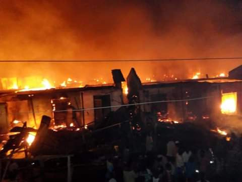 Angry mob sets Fire Station ablaze after fire guts popular market in Oyo