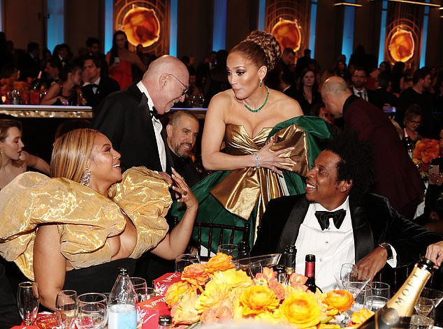 Beyonce and Jay-Z attend the Golden Globes award with their own expensive champagne (Photos)