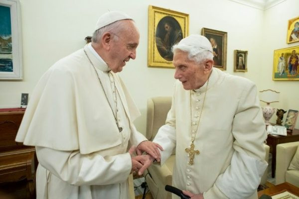 Don’t allow married men into priesthood – Pope Benedict tells Pope Francis
