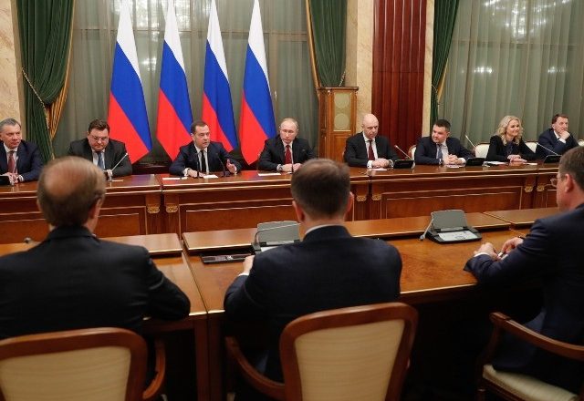 <!DOCTYPE html>
<html>
   <head>
      <meta charset="utf-8">
      <meta name="uuid" content="uuidwhzrRlF5CWtj">
   </head>
   <body>
      Russian prime minister and the entire government resign over President Putin’s plan to remain in power indefinitely