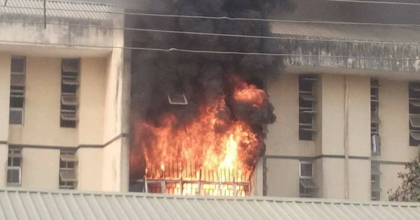 MOUAU male hostel razed down by fire (video)