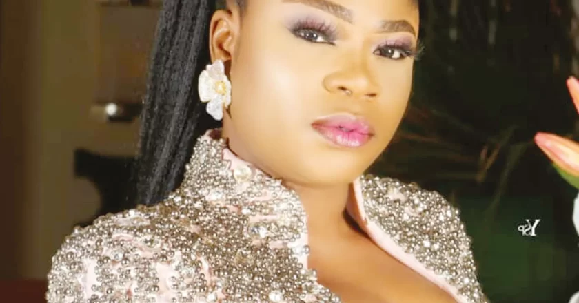 Nollywood Star Eniola Ajao Seeks Support from Nigerians, Refutes Allegations of Awarding Bobrisky