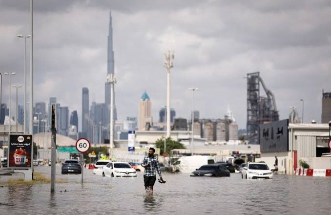 135 People Killed as Flood Submerges Dubai, Afghanistan, and Pakistan