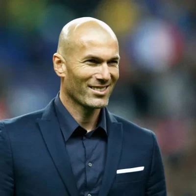 Zidane’s Next Move: Choosing Between Manchester United and Bayern Munich