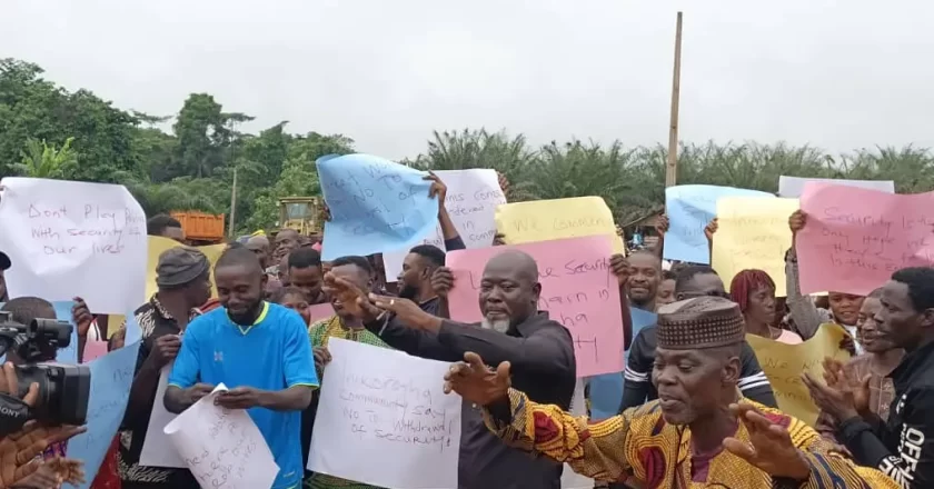 Protest in Edo Communities Alleging Plan to Withdraw Security Personnel