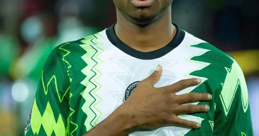 Nigeria’s Kelechi Nwakali Faces Sanctions for Phone Use on Substitutes’ Bench in Portugal