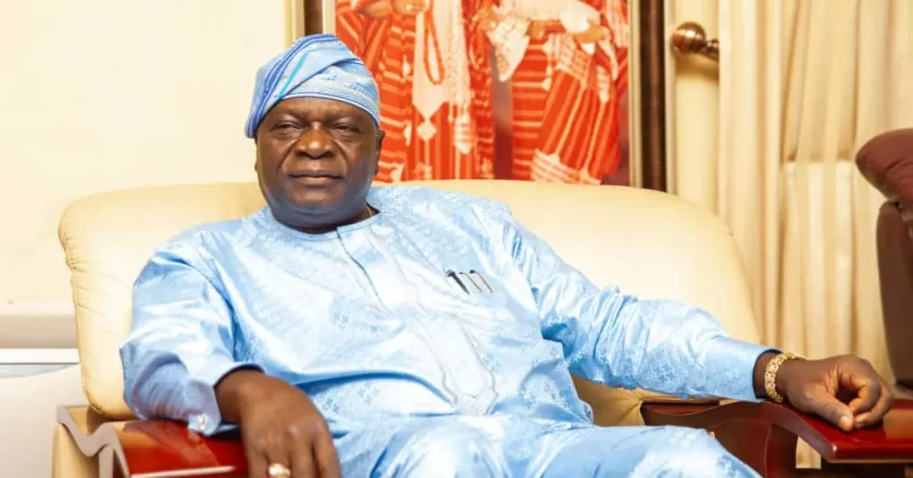 Former Governor, Oyinlola, Emphasizes the Need for Professionals in Addressing Education Sector Deficiencies